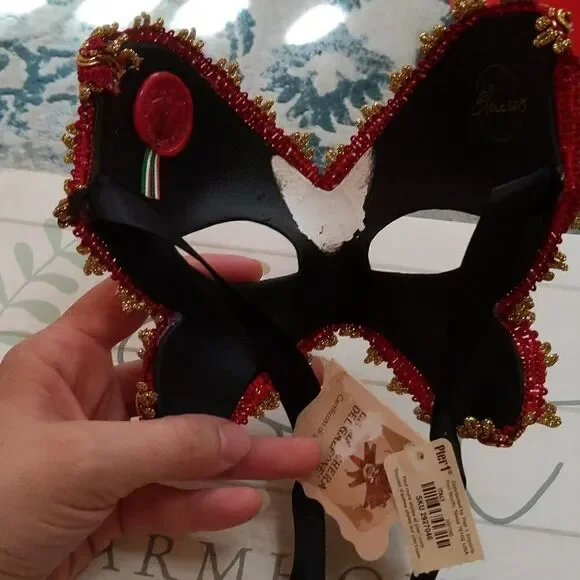 Maschera Del Galeone Hand Painted Mask Pier 1 NWT/small flaw - Picture 14 of 14